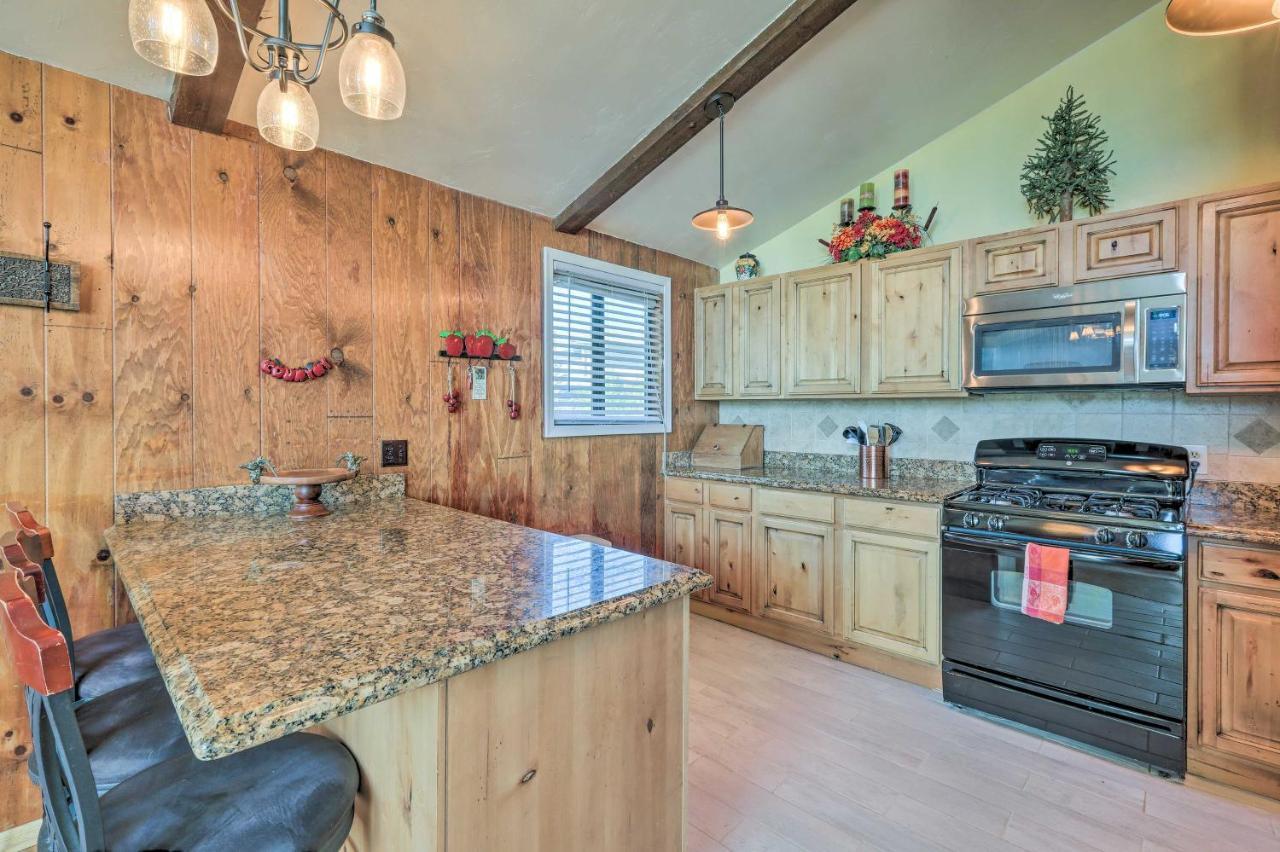 Flagstaff Townhome - Walk To Country Club And Pools! Eksteriør billede