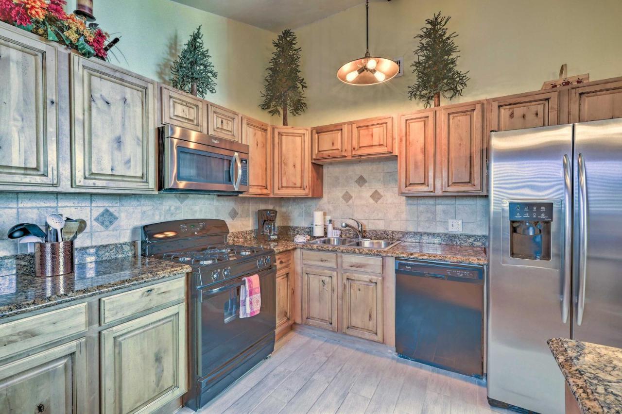 Flagstaff Townhome - Walk To Country Club And Pools! Eksteriør billede